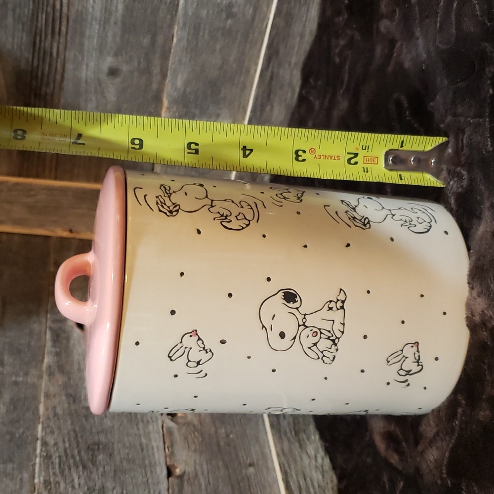 Peanuts Easter beagle ceramic storage canister  with pink lid NWT